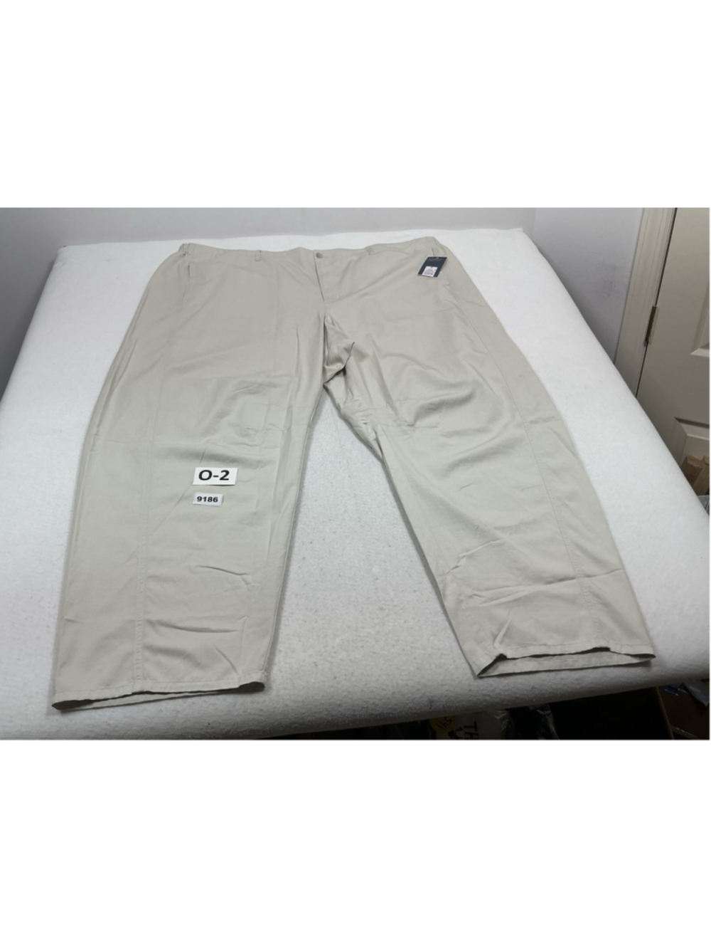 Womans NWT Universal Thread Cream Slacks Size 28 Waist 51 Inch